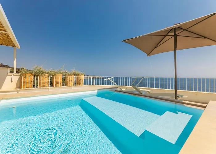 Marinaia Gran Vista Mare فيلة